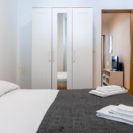 Entrecampos - Family Apartment With Terrace Lisbona Esterno foto