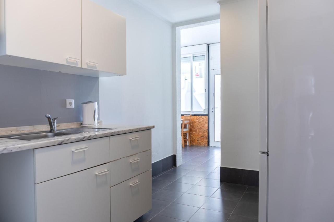 Entrecampos - Family Apartment With Terrace Lisbona Esterno foto