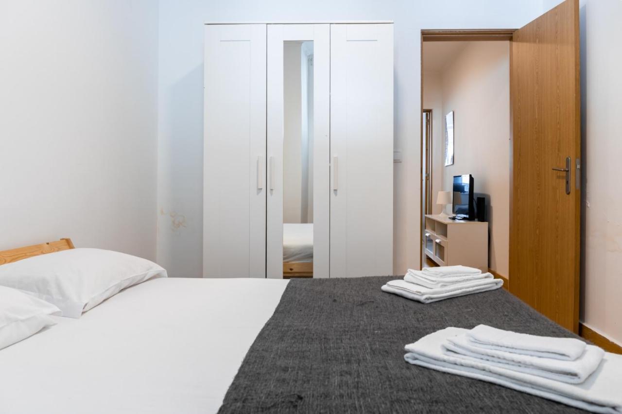 Entrecampos - Family Apartment With Terrace Lisbona Esterno foto
