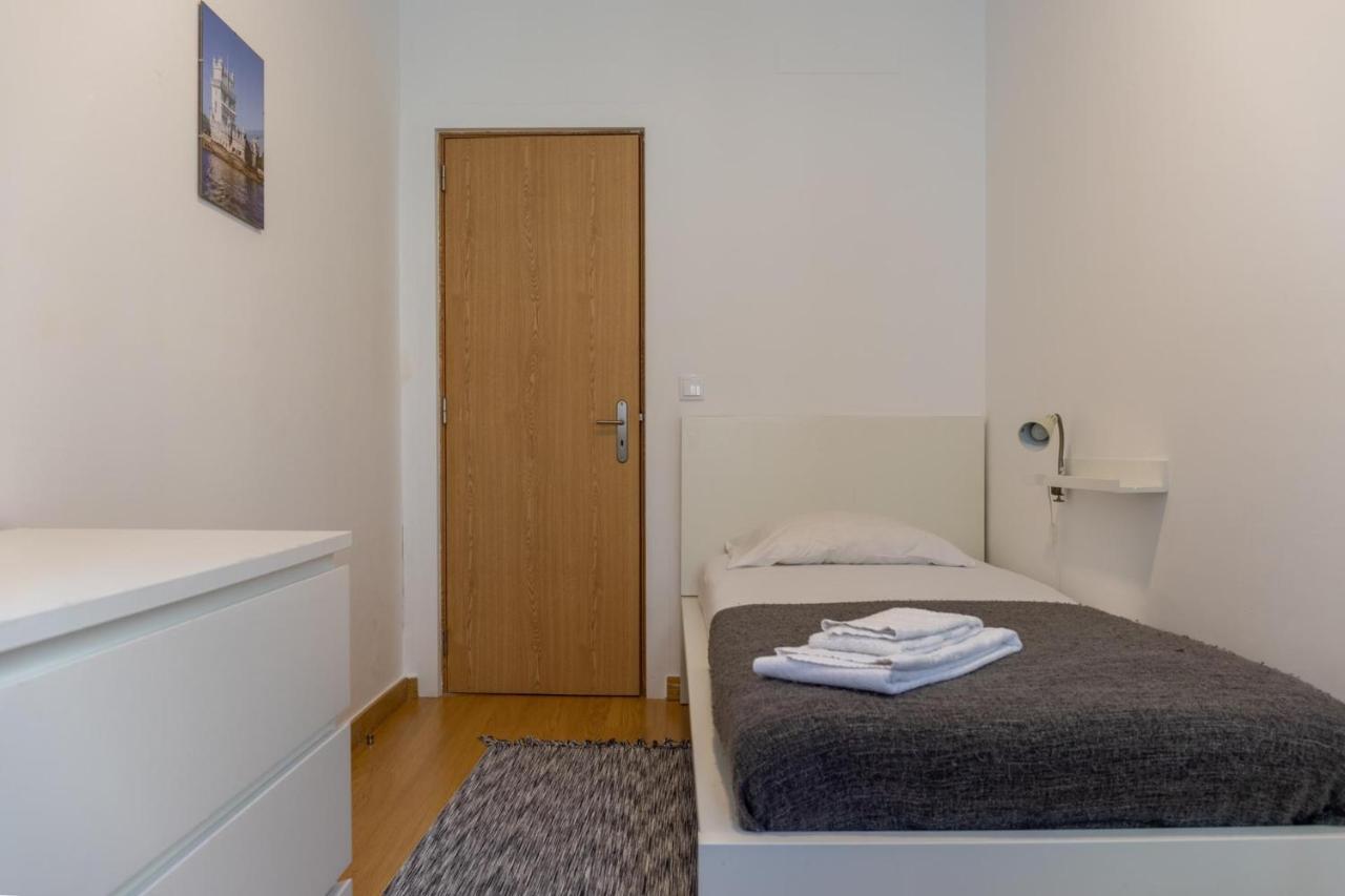 Entrecampos - Family Apartment With Terrace Lisbona Esterno foto