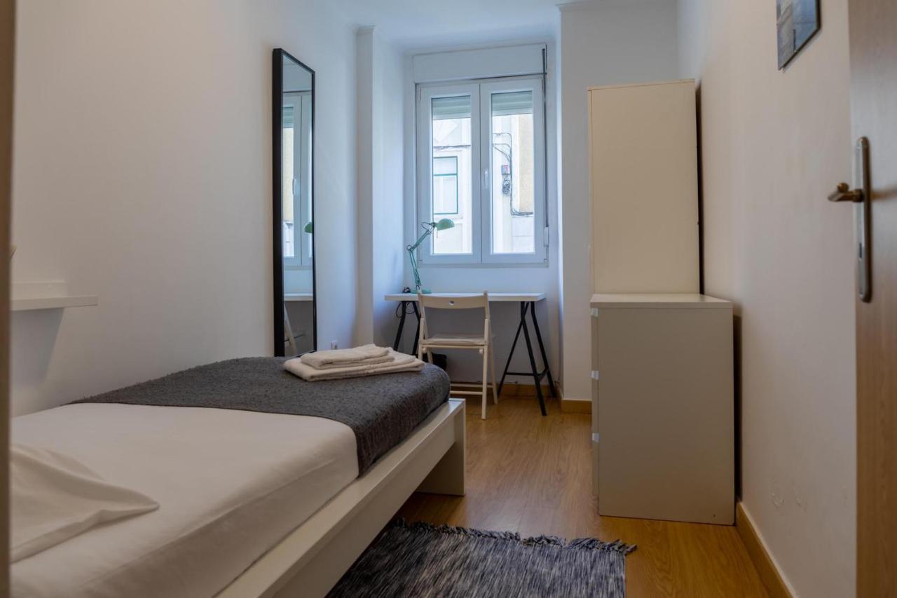 Entrecampos - Family Apartment With Terrace Lisbona Esterno foto