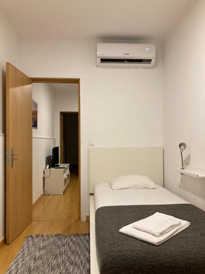 Entrecampos - Family Apartment With Terrace Lisbona Esterno foto
