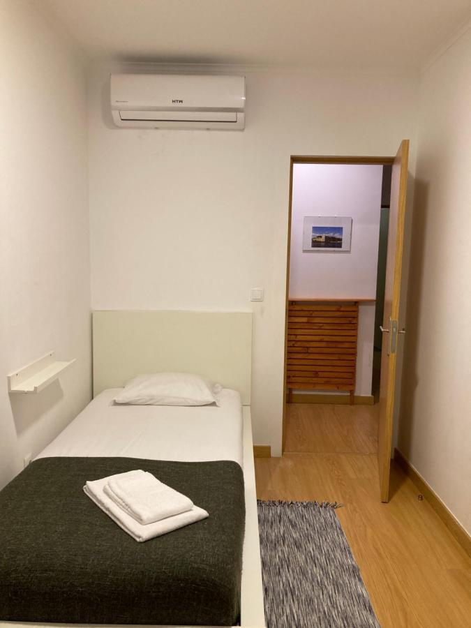 Entrecampos - Family Apartment With Terrace Lisbona Esterno foto